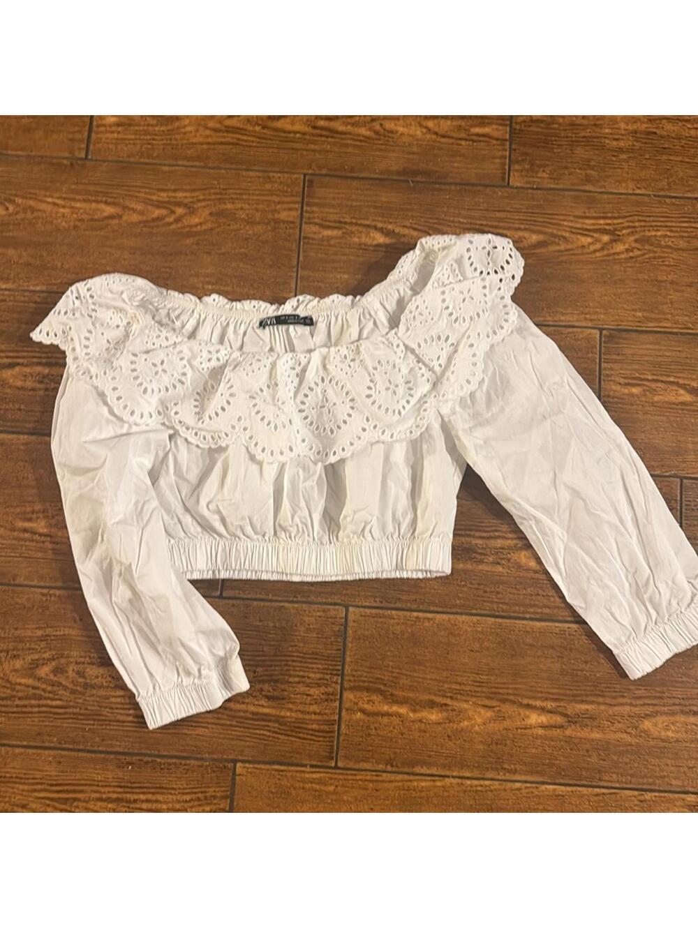 ZARA cute off the shoulder long sleeved crop top size small